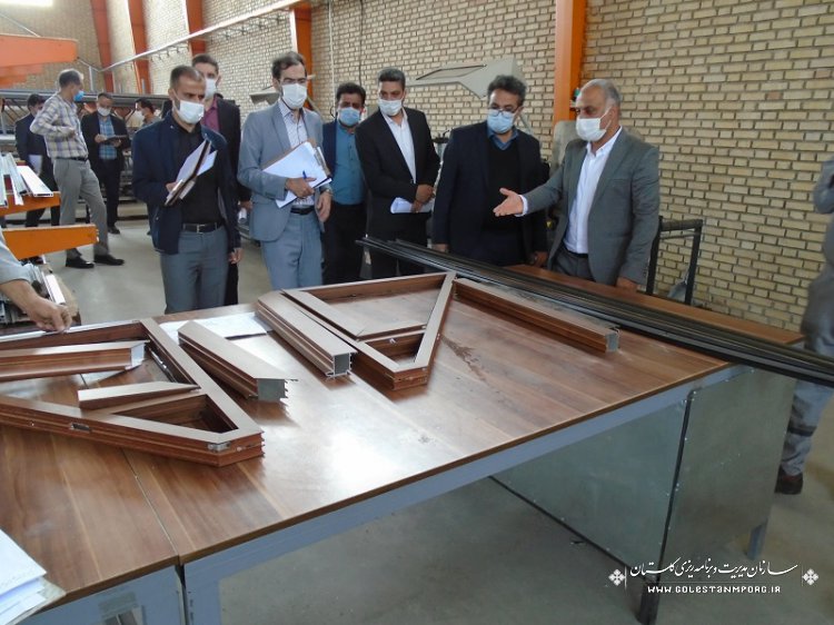 بازدید از کارخانه های تولید میلگرد و کارخانه های تولید پروفیل‌ در و پنجره استان