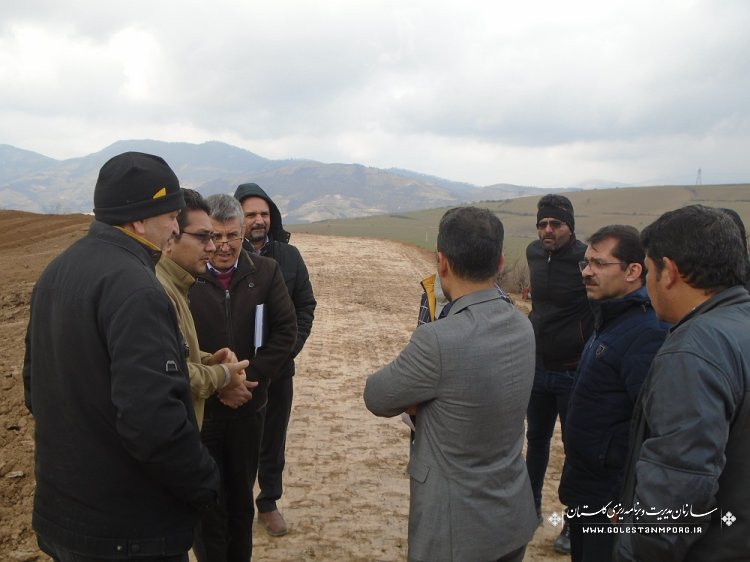 بازدید مدیر نظام فنی و اجرایی استان از نحوه تأمین آب اراضی شیب دار